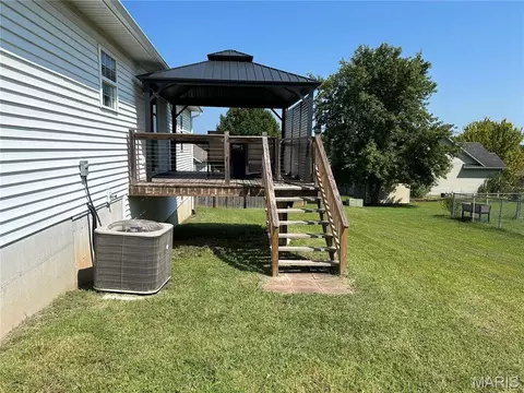 Exterior - 1425 Jennifer Dr, Jackson, MO 63755 photo 12 of 14