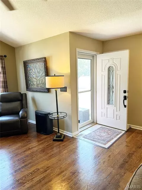 Entry Way - 1425 Jennifer Dr, Jackson, MO 63755 photo 2 of 5
