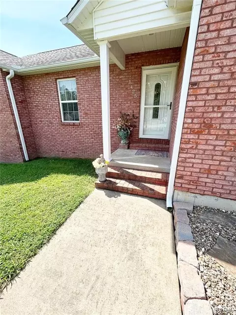 Exterior - 1425 Jennifer Dr, Jackson, MO 63755 photo 3 of 14
