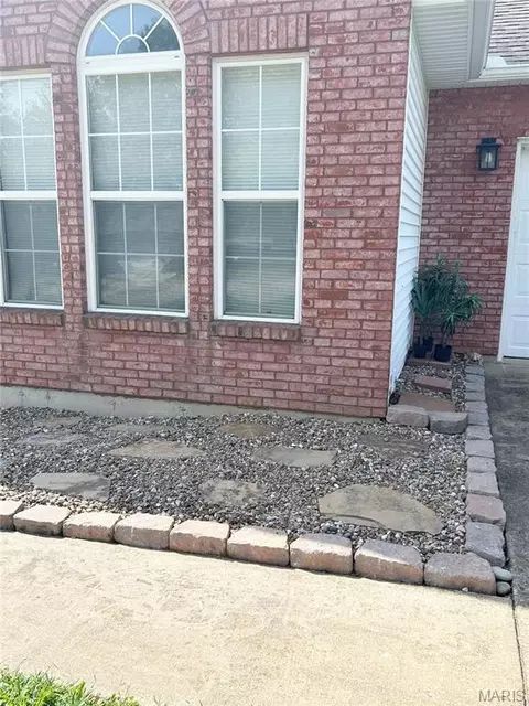 Exterior - 1425 Jennifer Dr, Jackson, MO 63755 photo 6 of 14