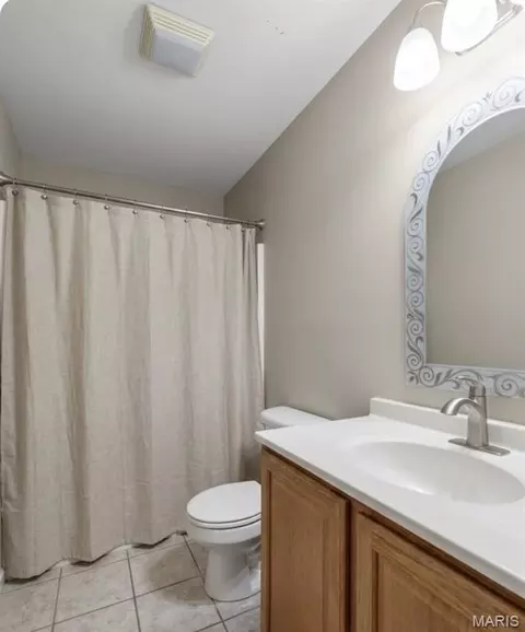 Bath - 1425 Jennifer Dr, Jackson, MO 63755 photo 1 of 3