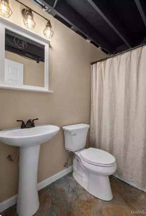 Bath - 1425 Jennifer Dr, Jackson, MO 63755 photo 3 of 3