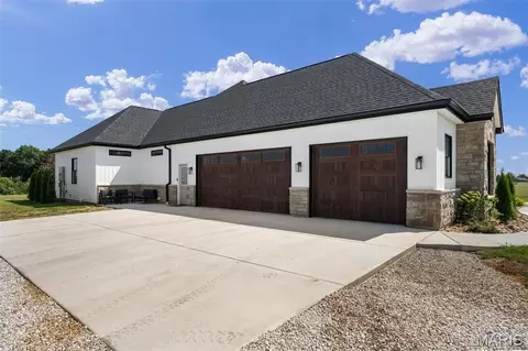 Exterior - 3150 Dyer Rd, O'fallon, MO 63366 photo 15 of 21