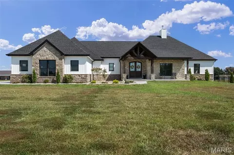 Exterior - 3150 Dyer Rd, O'fallon, MO 63366 photo 3 of 21