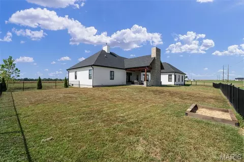 Exterior - 3150 Dyer Rd, O'fallon, MO 63366 photo 14 of 21
