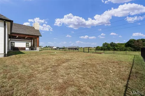 Exterior - 3150 Dyer Rd, O'fallon, MO 63366 photo 8 of 21