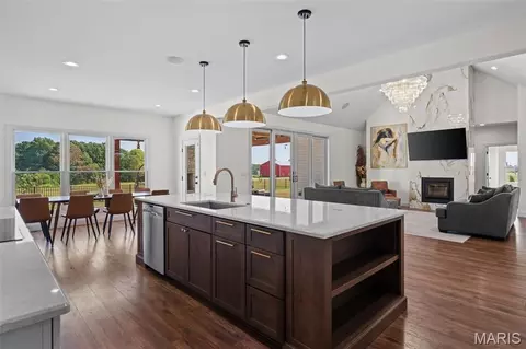 Kitchen - 3150 Dyer Rd, O'fallon, MO 63366 photo 10 of 12