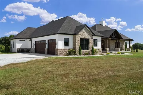 Exterior - 3150 Dyer Rd, O'fallon, MO 63366 photo 16 of 21