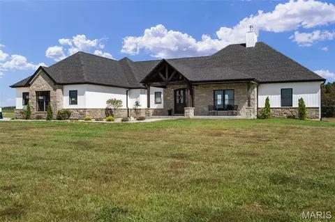 Exterior - 3150 Dyer Rd, O'fallon, MO 63366 photo 4 of 21