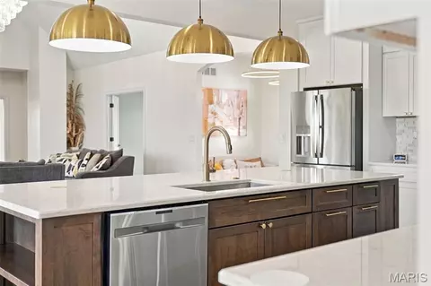Kitchen - 3150 Dyer Rd, O'fallon, MO 63366 photo 8 of 12