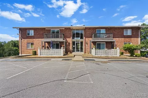 2535 Senator Ct #I, Saint Louis, MO 63125