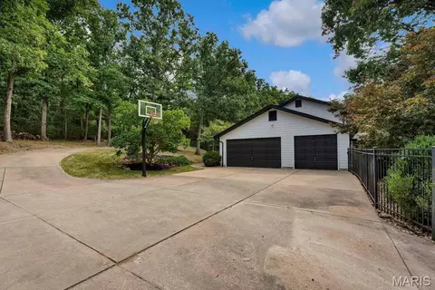 Exterior - 2 Patrick Ln, Defiance, MO 63341 photo 6 of 16