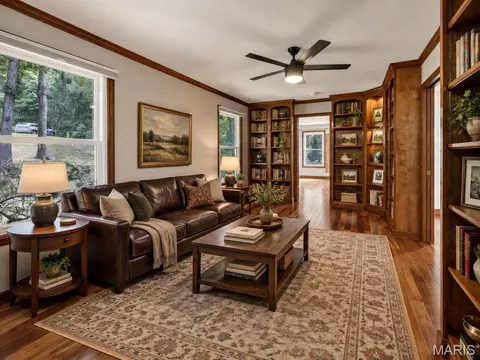 Living - 2 Patrick Ln, Defiance, MO 63341 photo 5 of 6