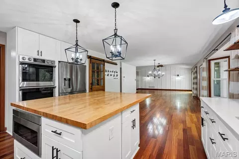 Kitchen - 2 Patrick Ln, Defiance, MO 63341 photo 5 of 8