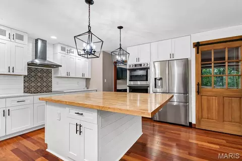 Kitchen - 2 Patrick Ln, Defiance, MO 63341 photo 4 of 8
