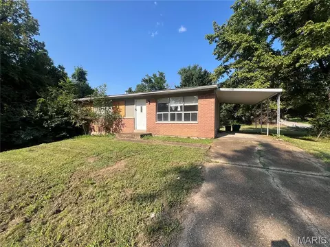 10147 Mayfair Dr, Saint Louis, MO 63136