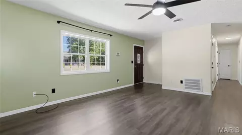 Living - 14990 Turkey, Saint Robert, MO 65584 photo 1 of 3