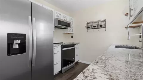 Kitchen - 14990 Turkey, Saint Robert, MO 65584 photo 1 of 2