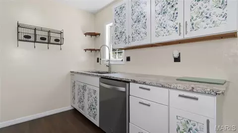 Kitchen - 14990 Turkey, Saint Robert, MO 65584 photo 2 of 2