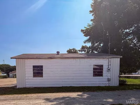 Other - 202 E 2nd St, De Soto, MO 63020 photo 6 of 7