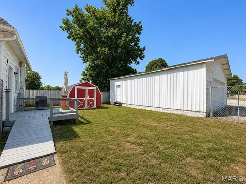 Exterior - 202 E 2nd St, De Soto, MO 63020 photo 11 of 11