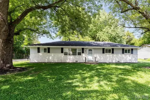 1201 Hollywood Heights Rd, Caseyville, IL 62232