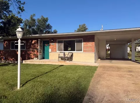 908 Buckley Rd, Mehlville, MO 63125