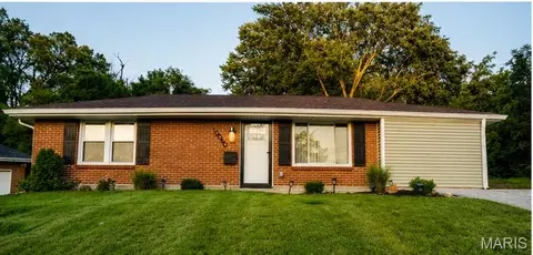 10060 Sheldon Dr, Saint Louis, MO 63137
