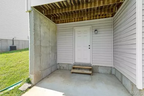 Exterior - 1450 Whispering Creek Dr, Ballwin, MO 63021 photo 5 of 6