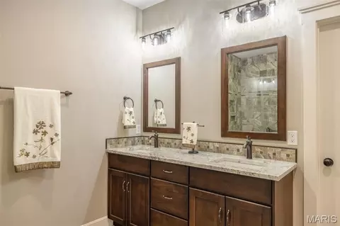 Bath - 2530 Alpine Trails Dr, Innsbrook, MO 63390 photo 3 of 5