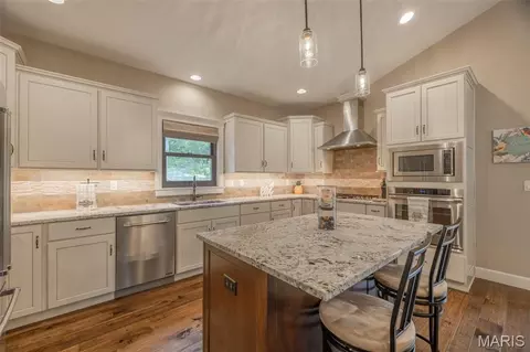 Kitchen - 2530 Alpine Trails Dr, Innsbrook, MO 63390 photo 2 of 2