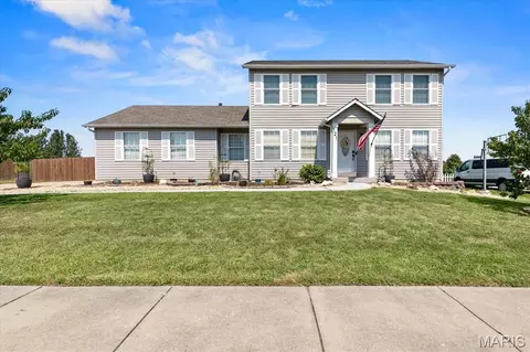 121 Whisper Creek Dr, Wentzville, MO 63385