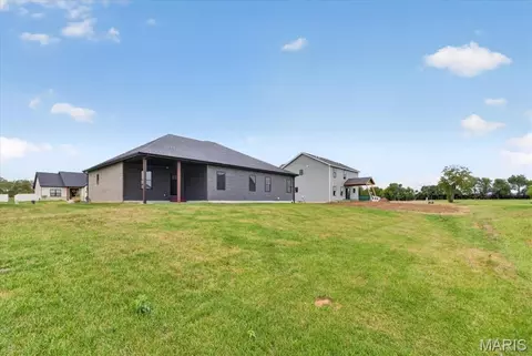 Exterior - 604 Tea Olive Blvd, O'fallon, IL 62269 photo 3 of 8