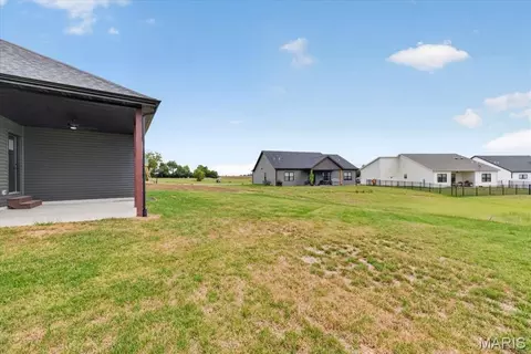 Exterior - 604 Tea Olive Blvd, O'fallon, IL 62269 photo 2 of 8