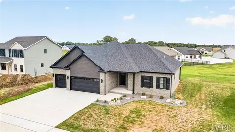 Exterior - 604 Tea Olive Blvd, O'fallon, IL 62269 photo 7 of 8