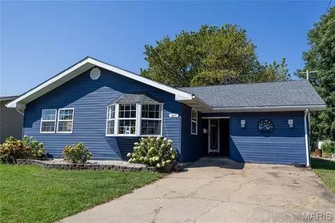 507 S 1st St, Owensville, MO 65066