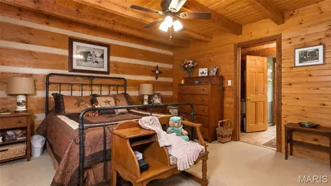 Bedroom - 134 Mcintire Rd, Caulfield, MO 65626 photo 5 of 7