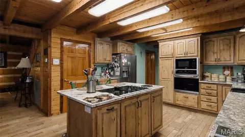 Kitchen - 134 Mcintire Rd, Caulfield, MO 65626 photo 2 of 3