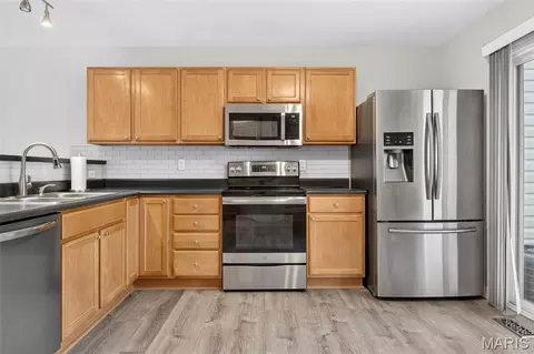 Kitchen - 427 Parkview Place Dr, Ellisville, MO 63021 photo 2 of 4