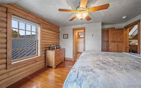 Bedroom - 10000 Skylark Ln, Versailles, MO 65084 photo 7 of 8