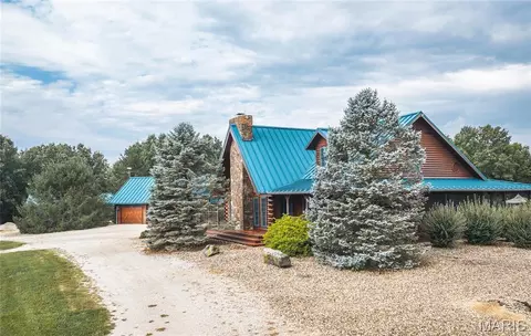 Exterior - 10000 Skylark Ln, Versailles, MO 65084 photo 3 of 20