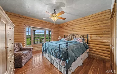Bedroom - 10000 Skylark Ln, Versailles, MO 65084 photo 8 of 8