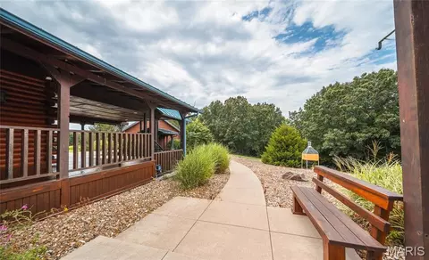 Exterior - 10000 Skylark Ln, Versailles, MO 65084 photo 13 of 20