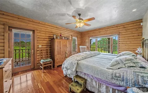 Bedroom - 10000 Skylark Ln, Versailles, MO 65084 photo 1 of 8