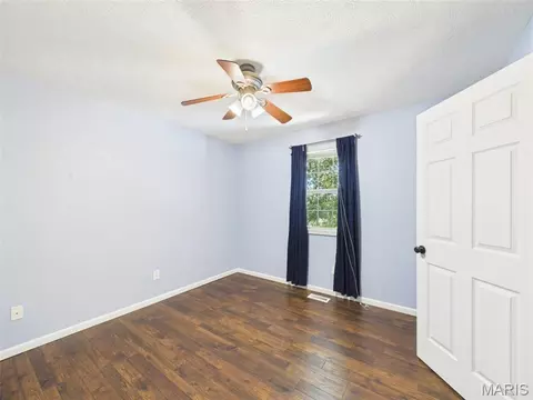 Bedroom - 15455 Top Dr, Saint Robert, MO 65584 photo 3 of 4