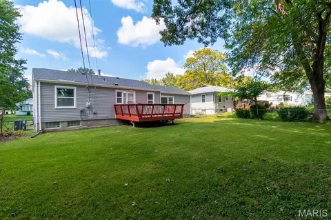 Exterior - 10212 Surf Dr, Saint Louis, MO 63137 photo 4 of 4