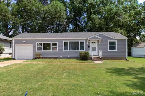 Exterior - 10212 Surf Dr, Saint Louis, MO 63137 photo 1 of 4