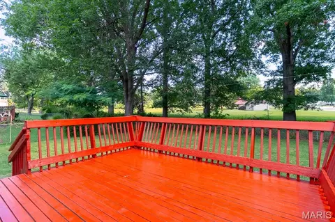 Exterior - 10212 Surf Dr, Saint Louis, MO 63137 photo 2 of 4
