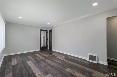 Living - 10212 Surf Dr, Saint Louis, MO 63137 photo 1 of 3