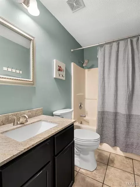 Bath - 610 Falcon Dr, Sullivan, MO 63080 photo 1 of 2